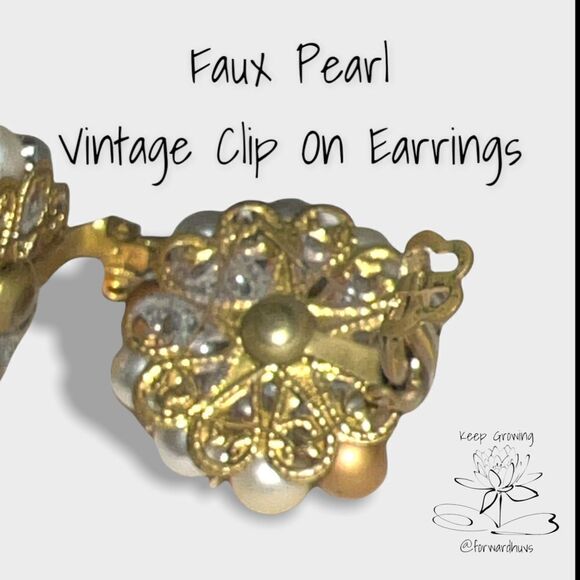 Vintage Faux Pearl Clip on Earrings Marked Japan - Picture 6 of 8